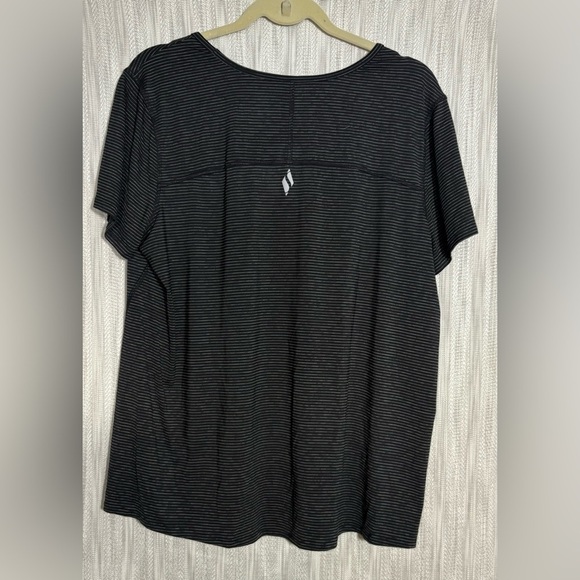Skechers Black Short Sleeve T-Shirt XL - Picture 3 of 3